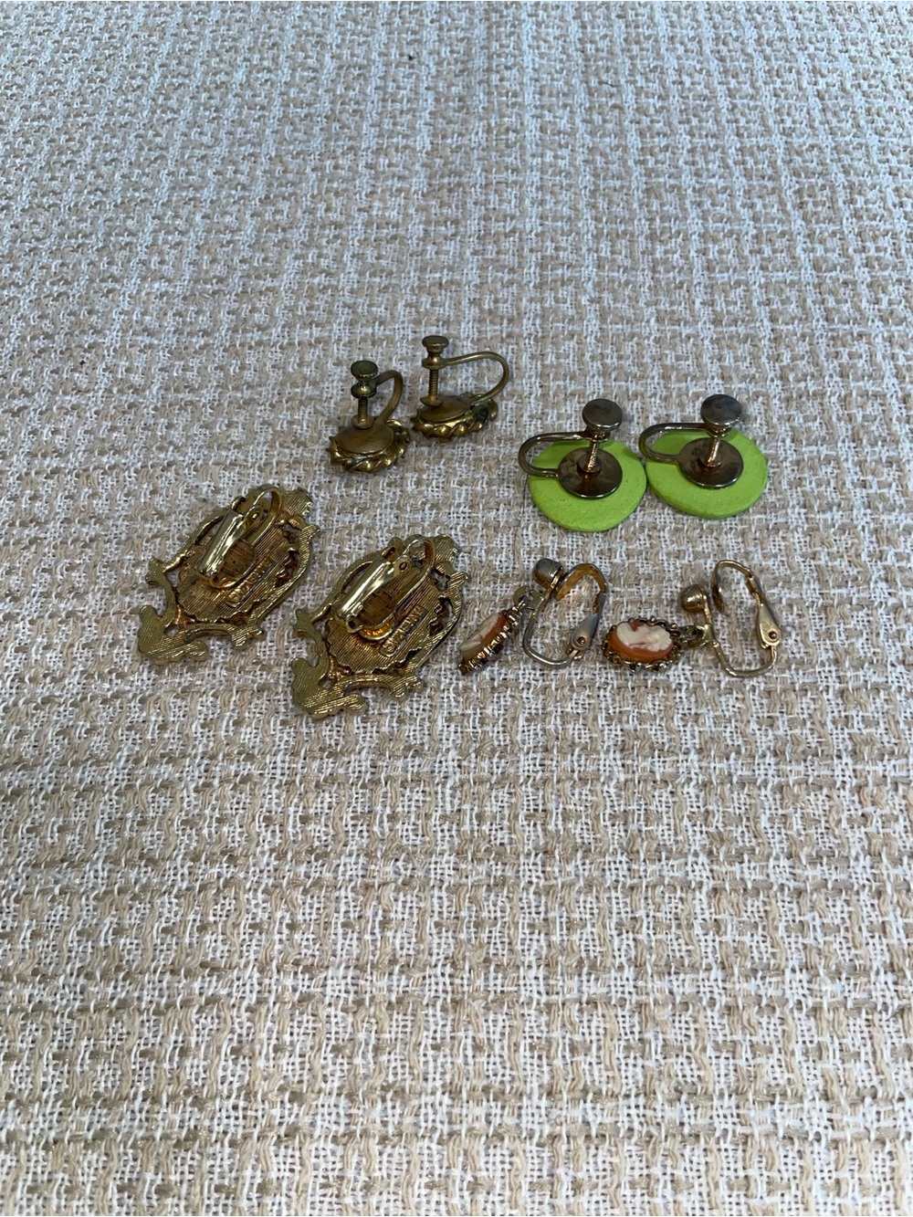 FLORENZA Vintage Clip-on Earring Bundle - Picture 5 of 6
